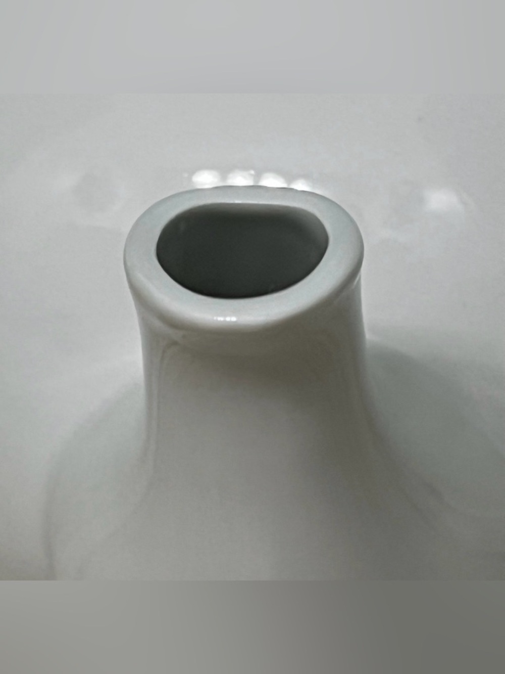 White Ceramic Teapot - Picture 10 of 12